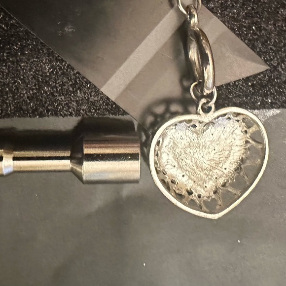 Price Drop💗⬇️50 % DROP Filigree Heart Rhinestones/w Rich 16-19",Silver Overlay - Picture 4 of 8